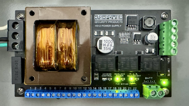 H512 terminal block and status LEDs